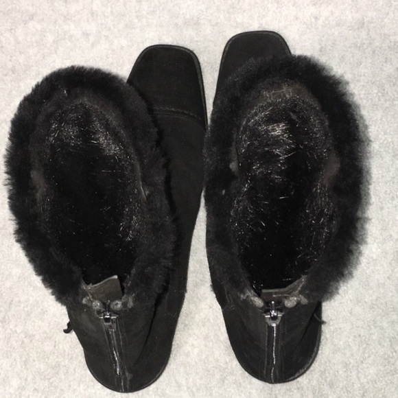 EUC!Stuart Weitzman Suede Mid-calf Boots Size 7.5 Black Fur Lining & Gum Soles - Picture 6 of 14